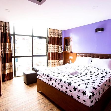 Everest Holiday Inn Kathmandu Esterno foto