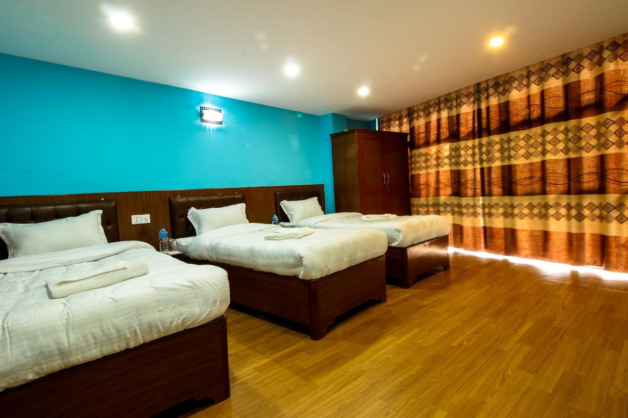 Everest Holiday Inn Kathmandu Esterno foto