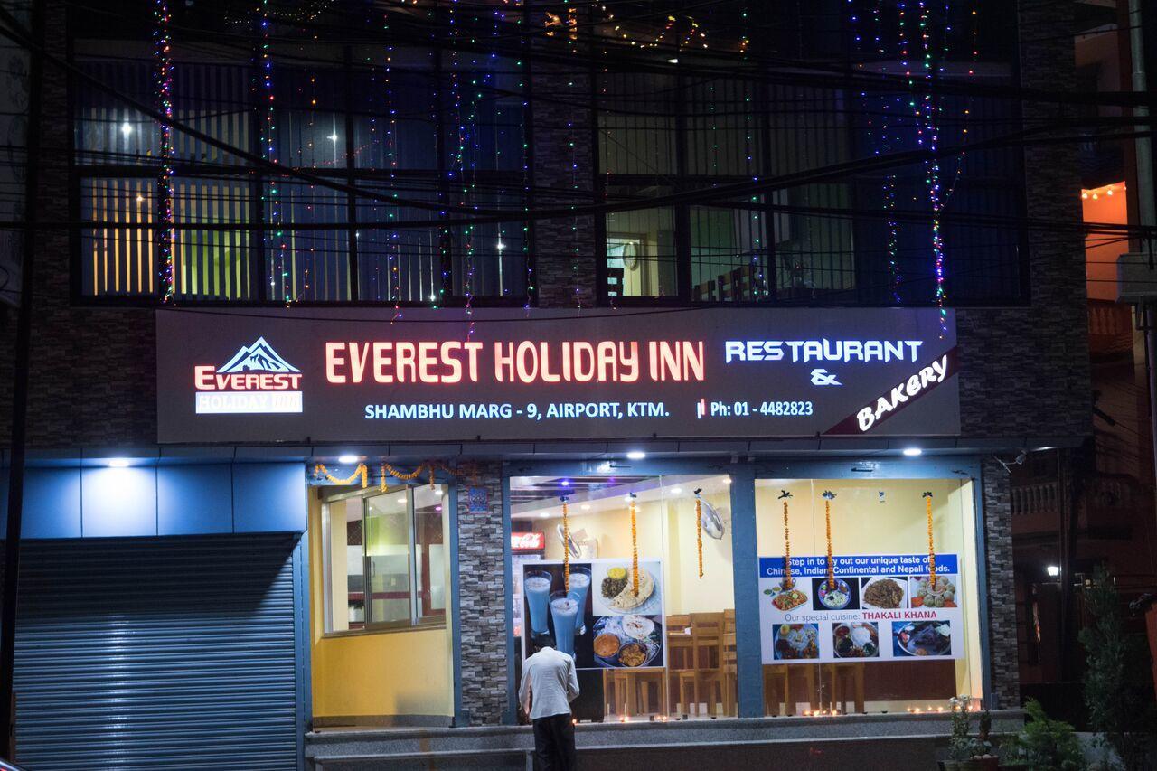 Everest Holiday Inn Kathmandu Esterno foto